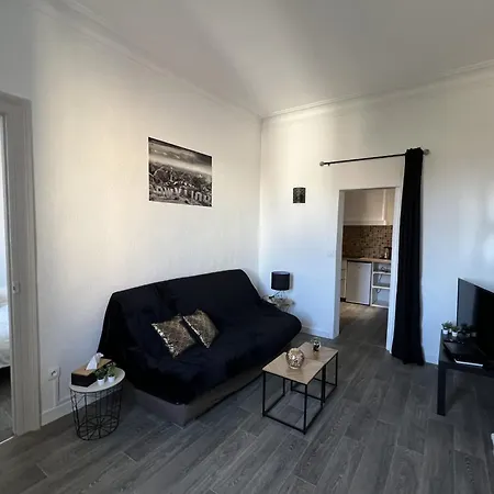 Charming T2 Near Town Center Apartamento